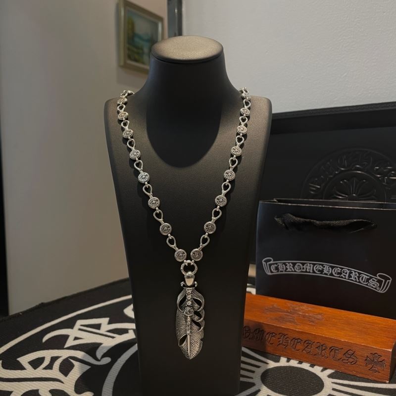 Ch*0me He**ts necklaces